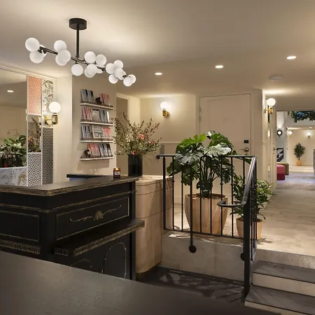 Hotel Royal Madeleine & 4*